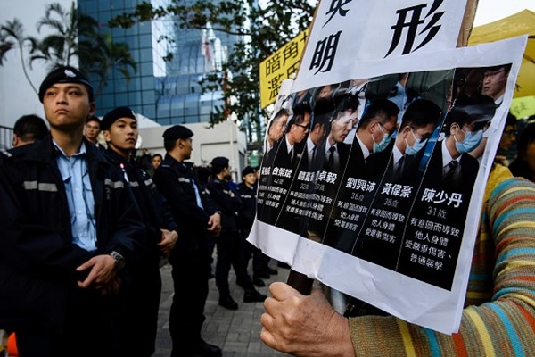 “雨伞运动”7警察判决书下来   高级督察流泪了