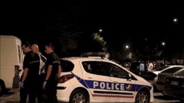 法國亞維農蒙面歹徒開槍 清真寺前8傷