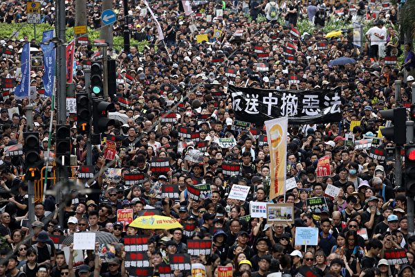 香港多處爆示威 抗議「港版國安法」