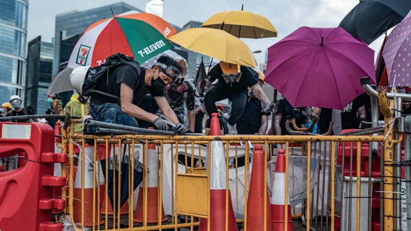 香港立法會清場結束 抗議人士理性撤離無傷亡
