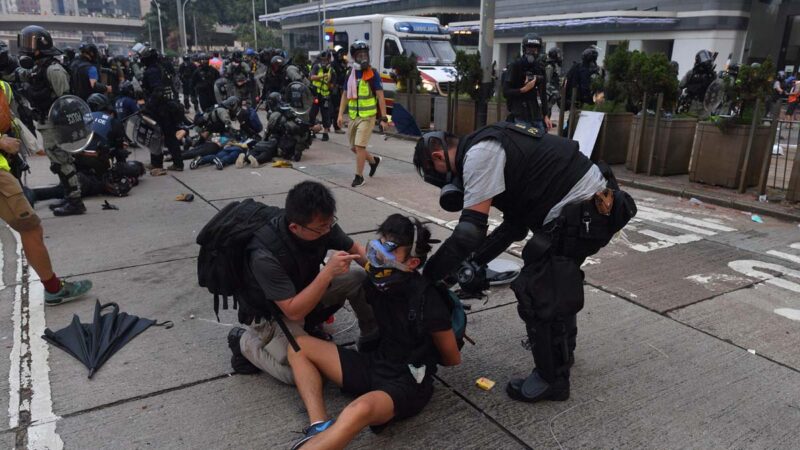 十一前香港局势紧绷 习近平重申一国两制“维稳”