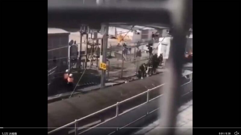 港警用列车押送理大被捕者 去向不明引质疑（视频）