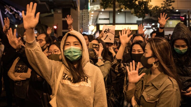 香港160万民意促警撤离 60余新议员理大救人