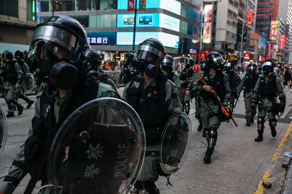 香港警黑合作引恐慌 学防身术者人数爆增