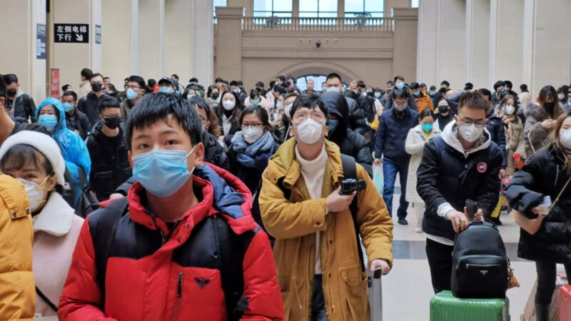 廣州企業「冒死」開工 兩公里人龍測體溫