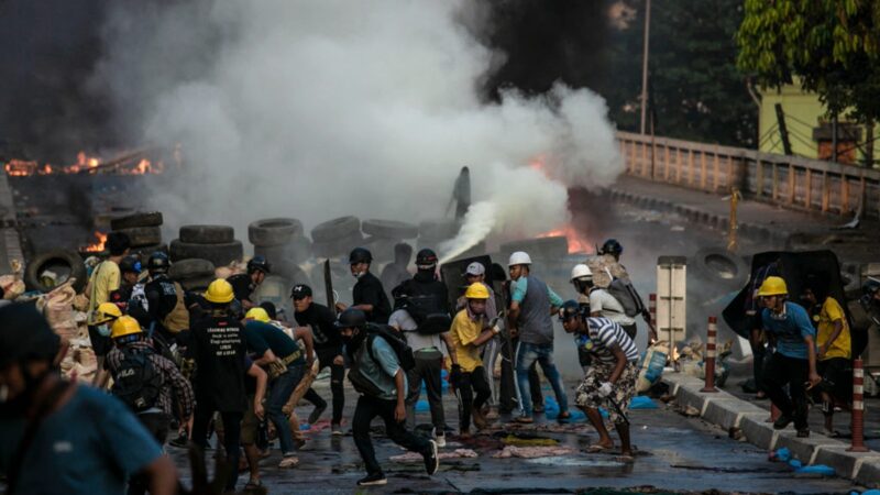 組圖：緬甸上演香港抗爭 華人怒斥中共
