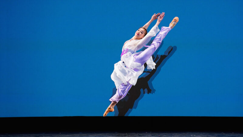 组图三：中国古典舞大赛青年组金奖得主风采