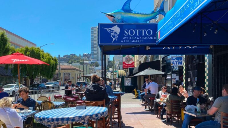 舊金山餐飲業者對抗缺工 公開薪水均分服務費