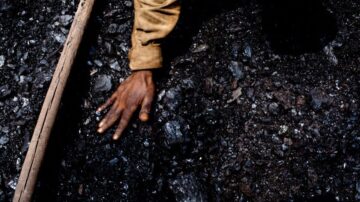 搬石頭砸自己腳 去年第四季中共放行超千萬噸澳煤
