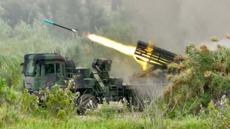 台湾进行无限高实弹射击 各型自制导弹将量产
