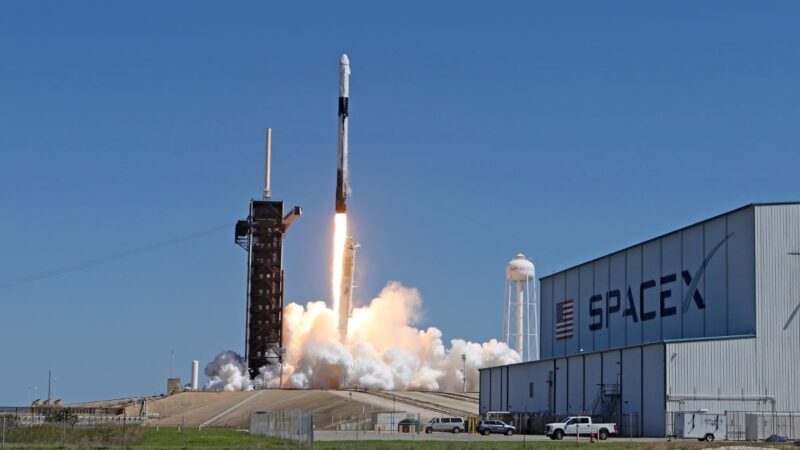 SpaceX向空間站發射首個純太空旅遊團組