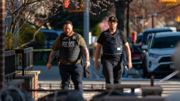 紐約布魯克林地鐵槍擊案 29人受傷 嫌犯在逃
