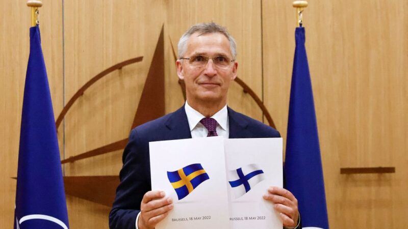 赴北约总部 芬兰、瑞典大使提交加入申请书
