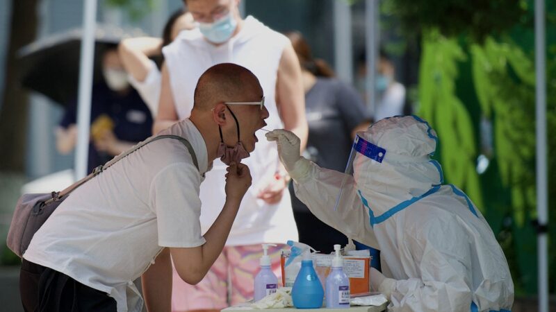 「清零」引發核酸檢測亂象 北京查獲2名「假護士」