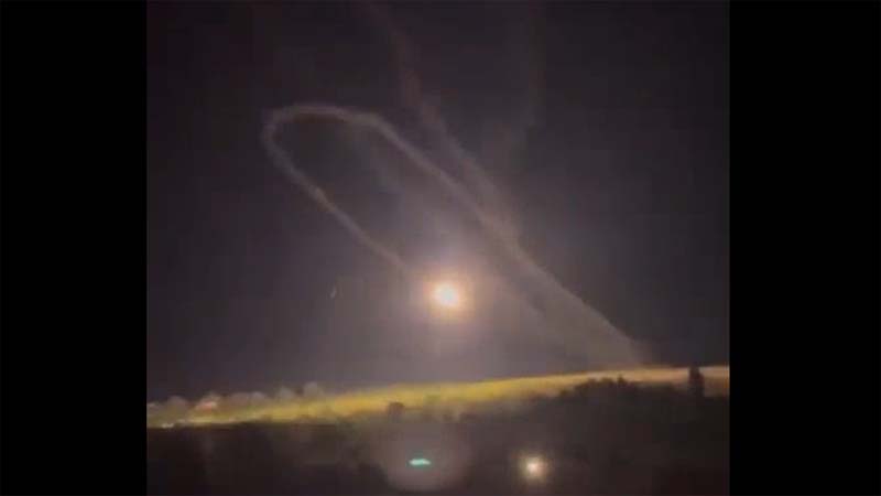 传俄军导弹射出突然折返 回炸自家阵地（视频）