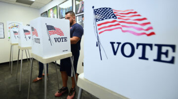 非法移民可否投票 南加城市擬11月由選民決定