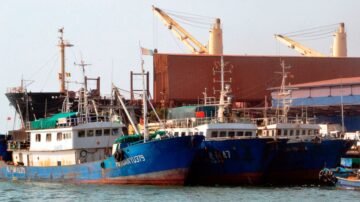 法媒：非法昼夜滥捕 中国渔船刻意躲避卫星追踪