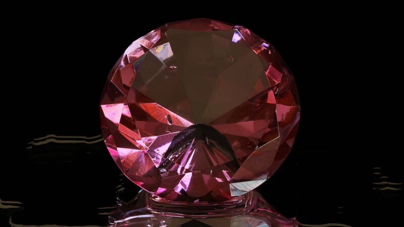 重達170克拉 300年來最大純淨粉紅鑽石出土