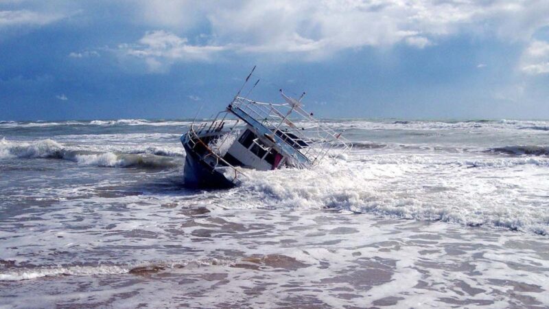 中国风电工程船沉没 多人失踪 救助通报被删