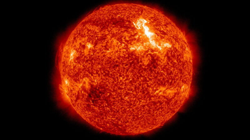 太阳风暴袭击地球 NASA警示太阳活动将更加强烈