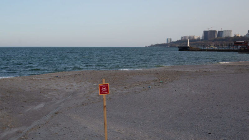 無視爆裂裝置警告 泳客衝敖德薩海邊釀3死2傷
