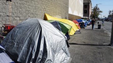 帐篷被清 旧金山游民状告市府违法驱赶