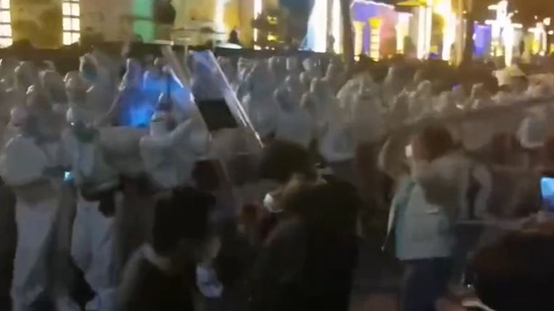 “今晚打江山”传多地武警开进郑州富士康（视频）