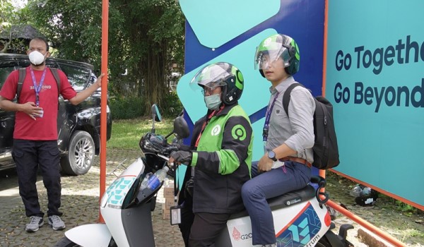 G20即将在印尼登场 摩托车接送记者穿梭会场