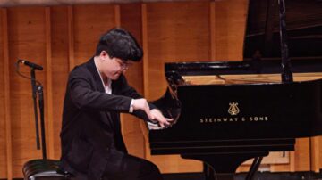 新唐人钢琴大赛决赛 选手演奏大师作品感悟人生