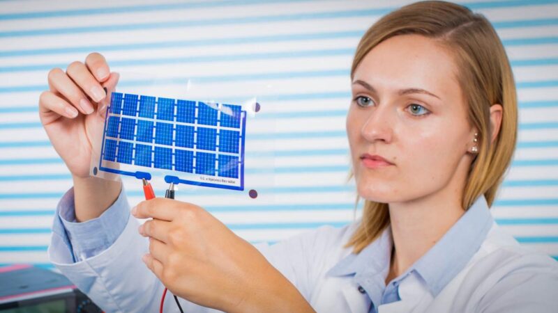 超薄太阳能电池长寿高效 或降低卫星发射成本