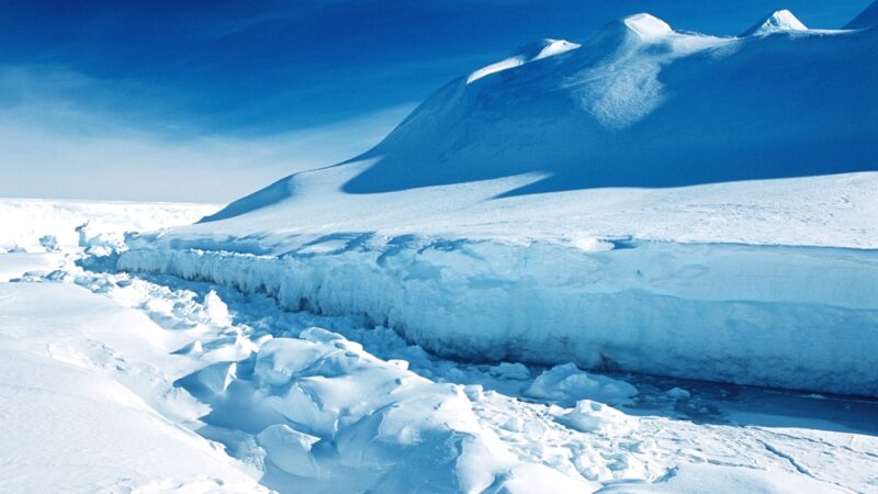 南极冰层下发现一条淡水暗河 长285英里