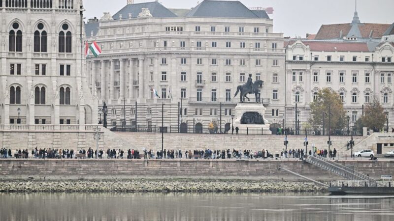 无法履行法治承诺 欧盟建议冻结匈牙利逾133亿欧元拨款