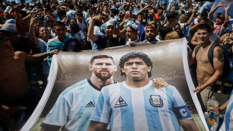 世界杯：阿根廷队载誉而归 梅西比肩马拉多纳