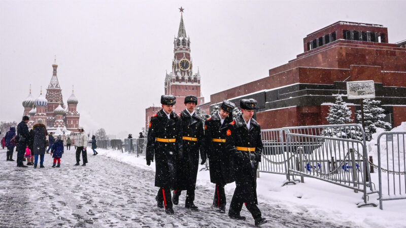 普京面临空前压力 分析家：俄或发生军事政变