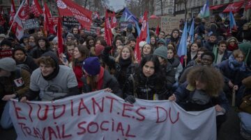 抗議養老金改革 法國全國大罷工