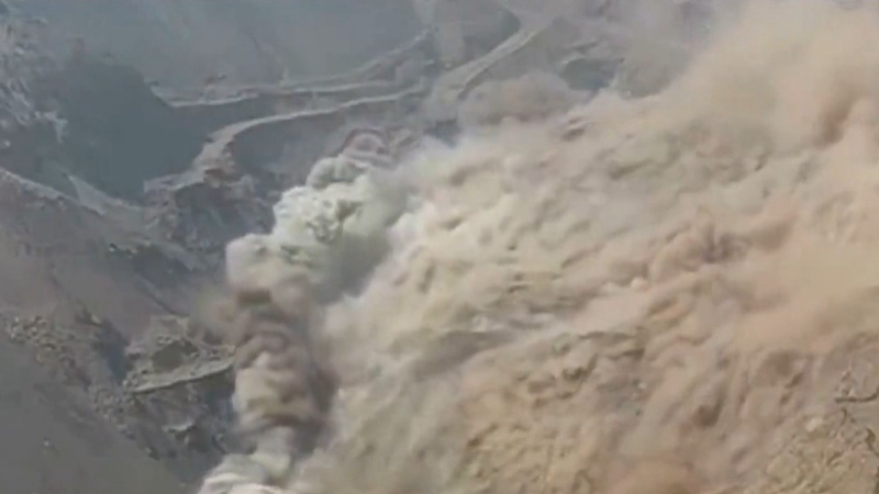 内蒙古煤矿2次坍塌 被掩埋者大多是司机（视频）