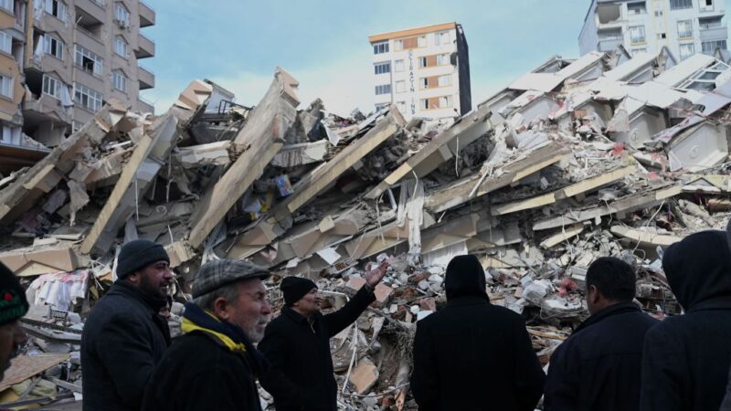 土敘強震逾7800人喪命 至少70個國家願意協助搜救