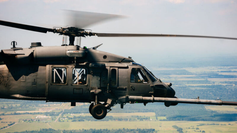 美軍兩架黑鷹直升機墜毀 機上9人全遇難