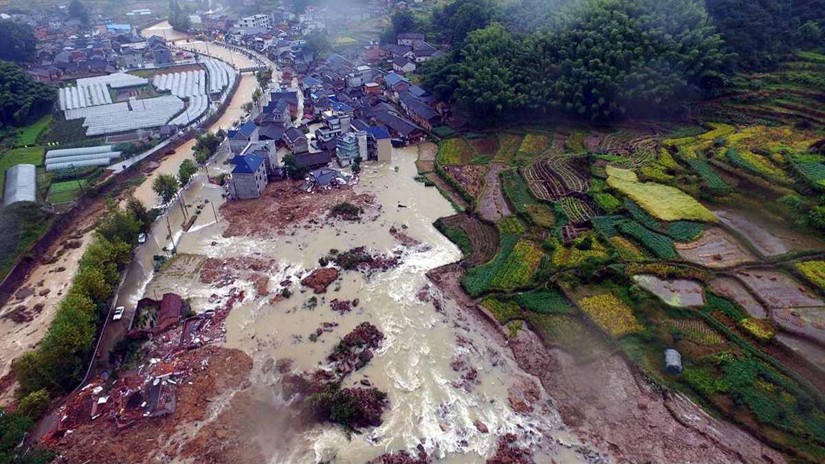 中国新闻快报中国泥石流频发 五省至少43人遇难或失踪 健康码 国航班机 湖南烟花爆炸 新唐人电视台