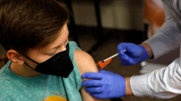 研究顯示接種疫苗者比未接種者更易感染