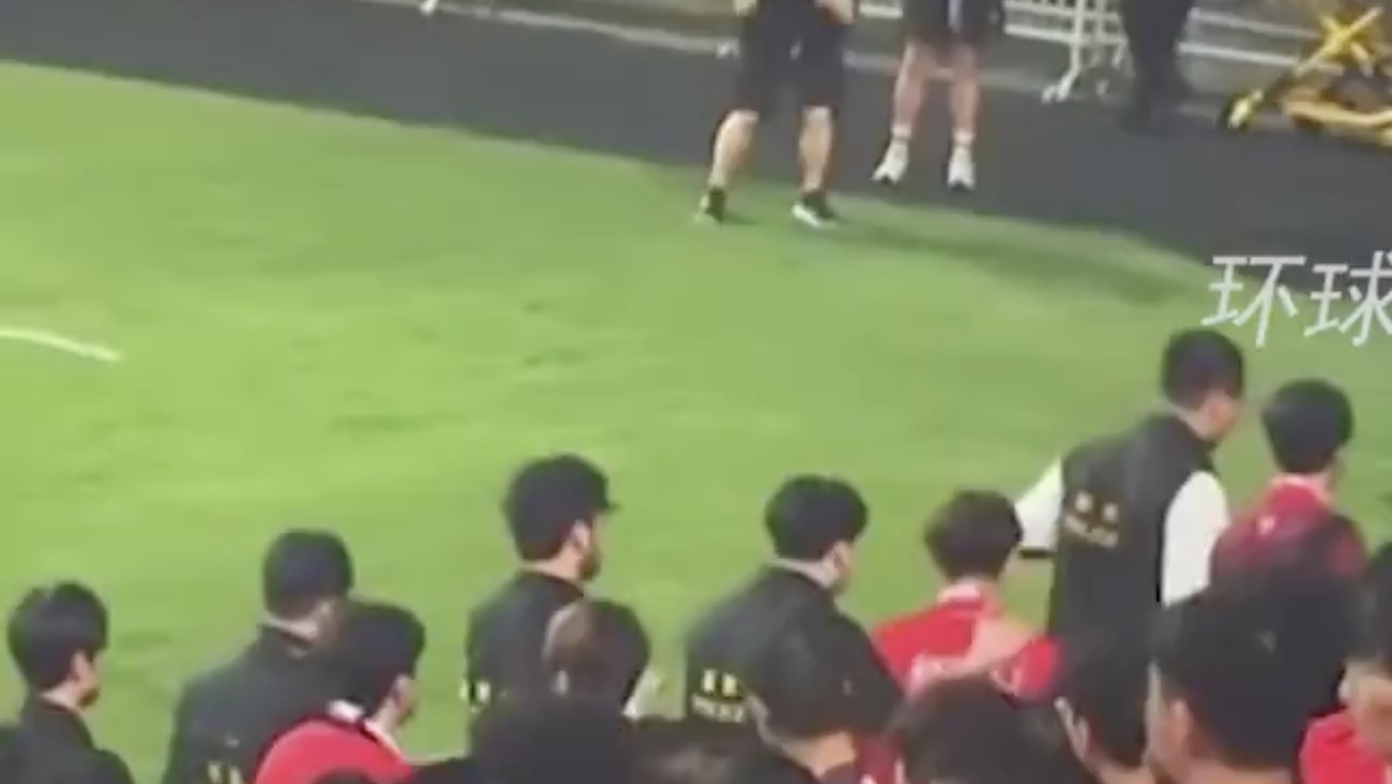 [新聞] 背向球場未站立 香港球迷被指「侮辱國歌」