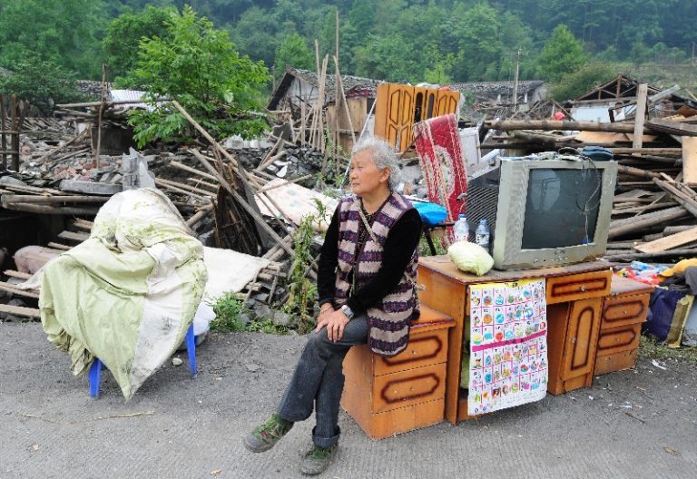 地震災區缺水 加重傳染病威脅