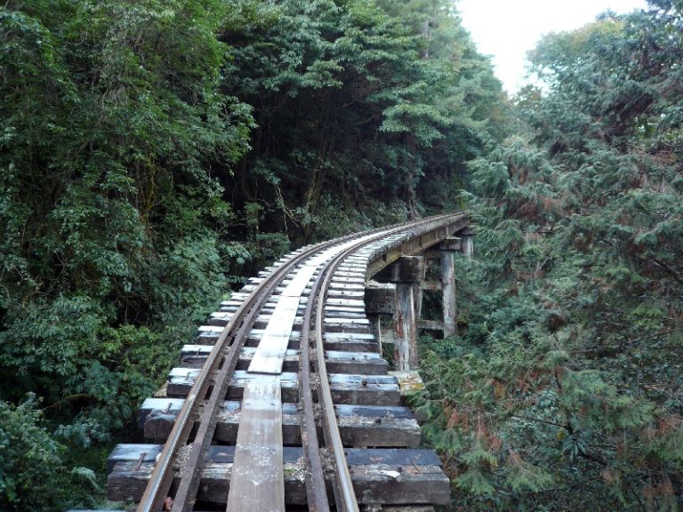 921地震中斷  阿里山鐵路眠月線搶通