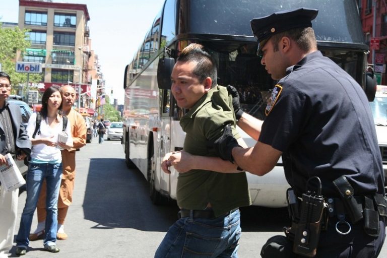中領館繼續煽動法拉盛親共分子鬧事