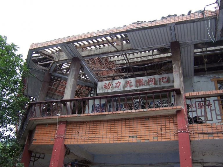 四川重災區都江堰震後街景(附視頻)