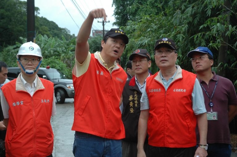 薔蜜颱風襲台  北縣傳零星災情15人輕重傷