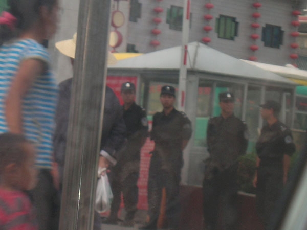 湘西吉首市兩萬武警駐守