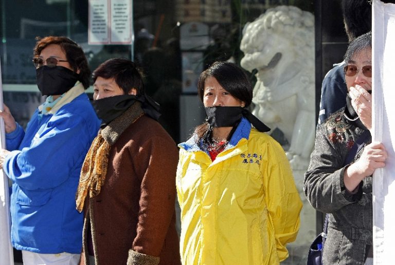 新唐人支持者籲歐盟 要求歐衛恢復發送訊號