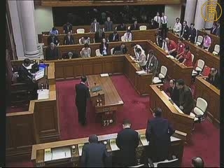 港立會上三議員指責特首背離民意