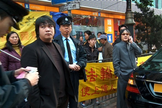 港法輪功真相點遭中共幫兇襲擊